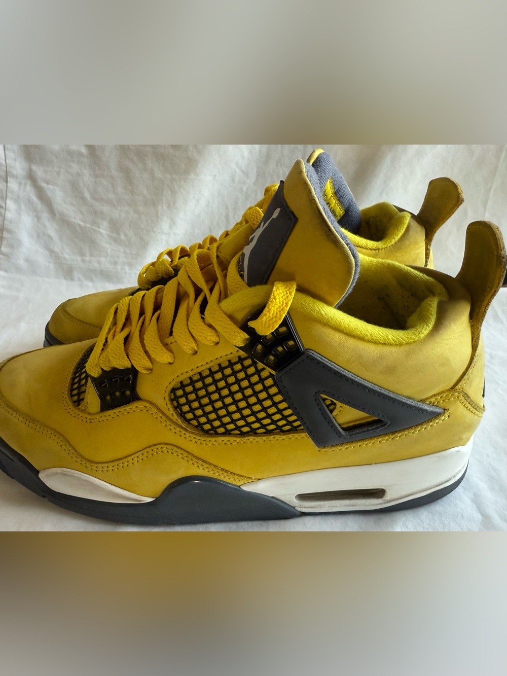 Air Jordan 4 Lightning 2022 CT8527‑700 — Men’s 9 — OG Authentic Used